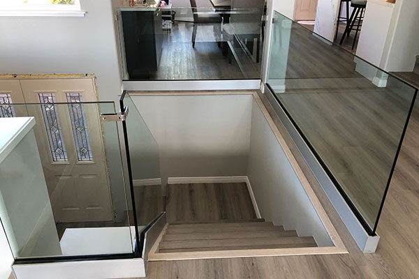 residential-glass-railing image